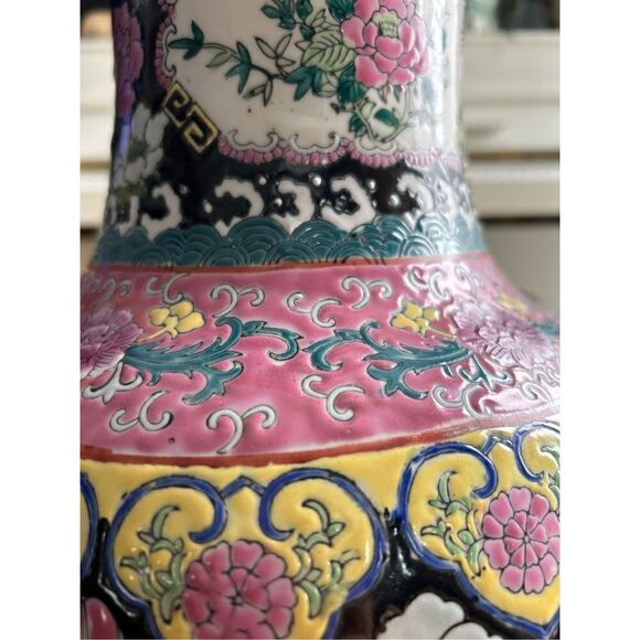 Vintage 24" Chinese Oriental White Porcelain Horses Field Graphic Scenery Vase - Picture 6 of 16